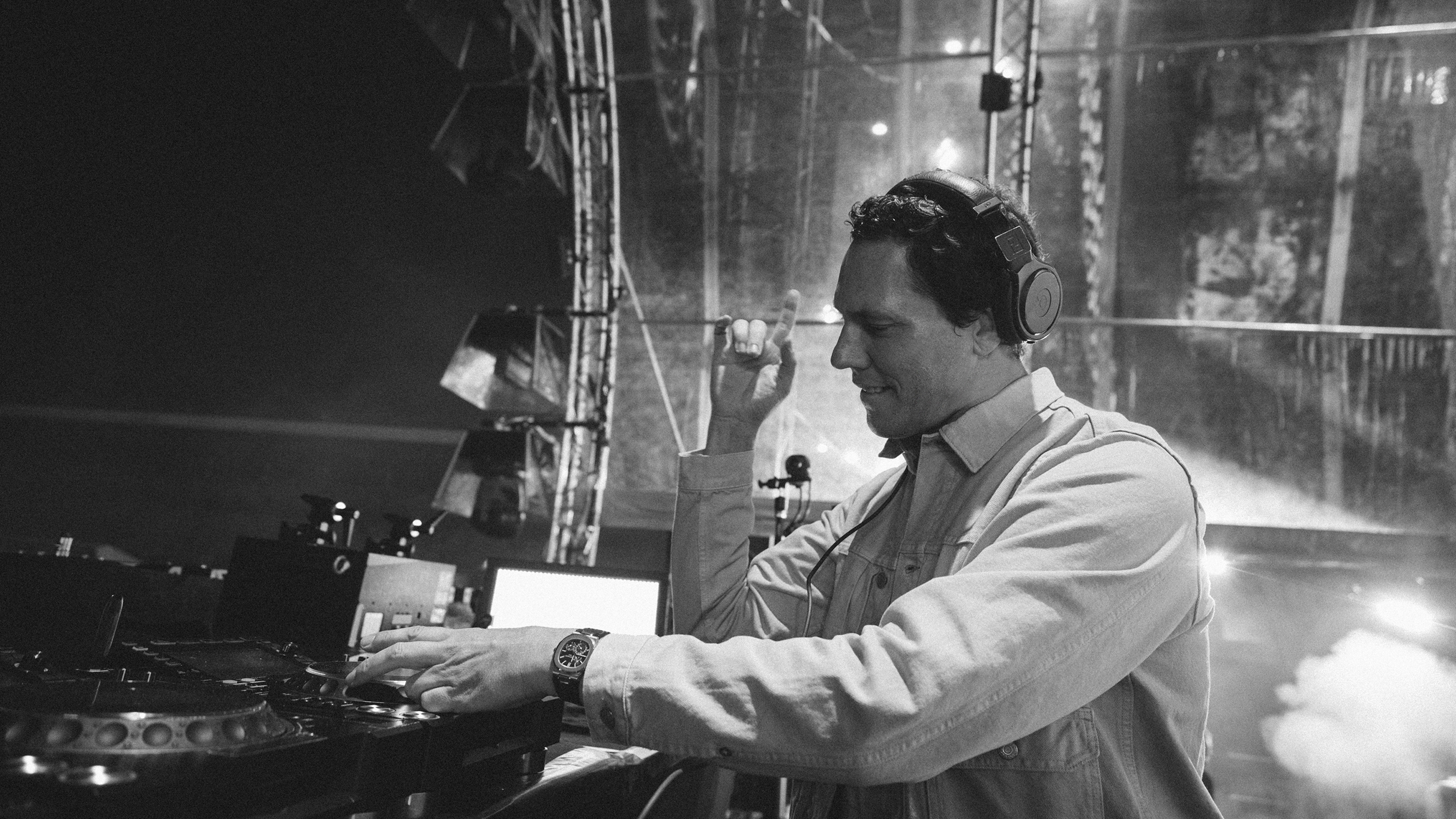 Miami Music Week 2025 - Tiësto, Shimza, and Arodes Live at LIV Nightclub