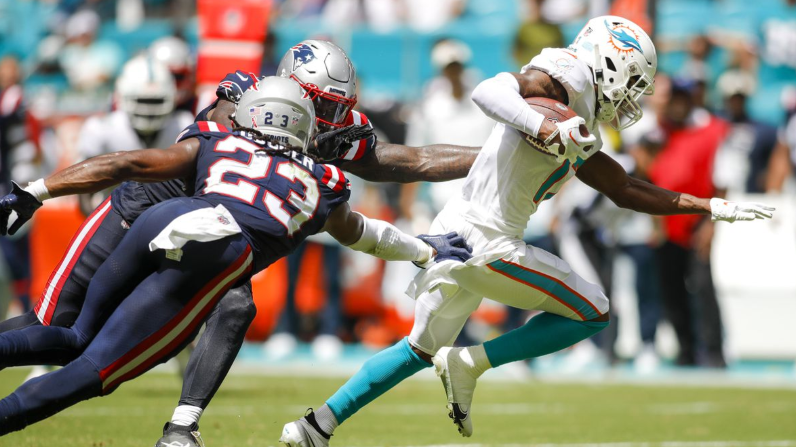 Luxury & Suites: Miami Dolphins v New England Patriots
