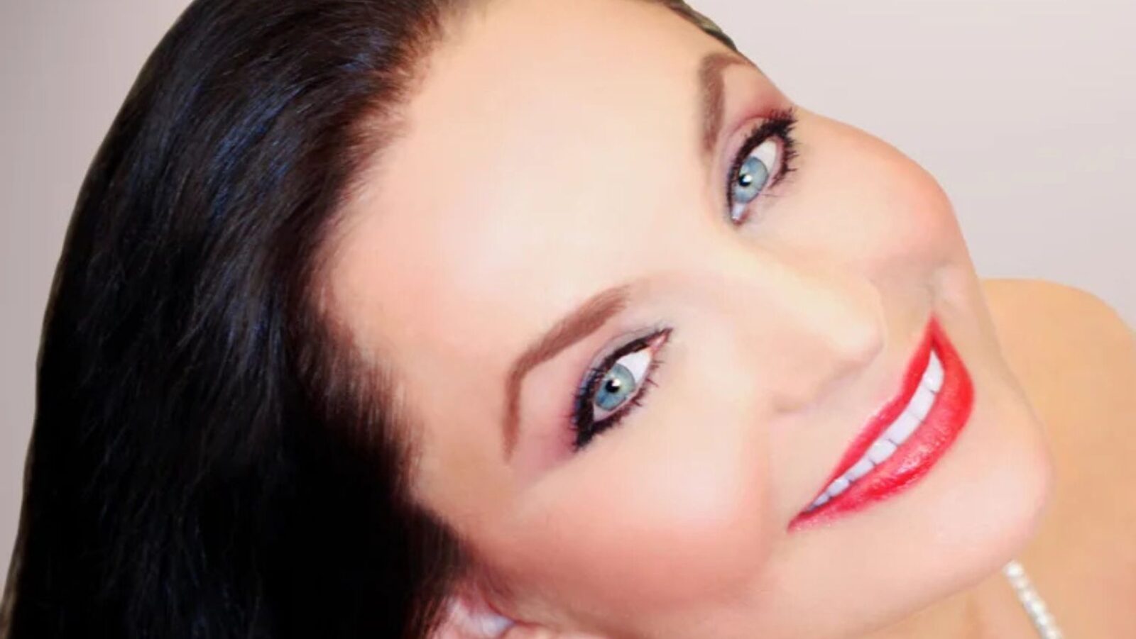 Crystal Gayle Live in Concert